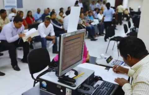 Chapman: Reducción de la planilla estatal debe estar ligada a creación de empleo