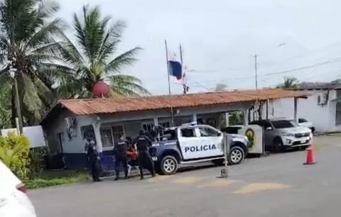 Dos muertos, un menor herido, tres detenidos por riña y un electrocutado en Colón