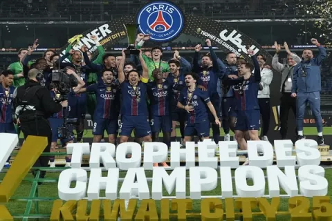 PSG levanta la Supercopa de Francia; Murillo cumplió con Marsella