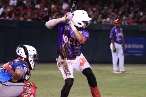 Panamá Oeste y Ricardo Acosta mandan en la primera mitad del béisbol juvenil