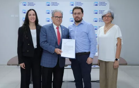 Entrega de la orden de proceder para el programa Saneamiento en Panamá Oeste
