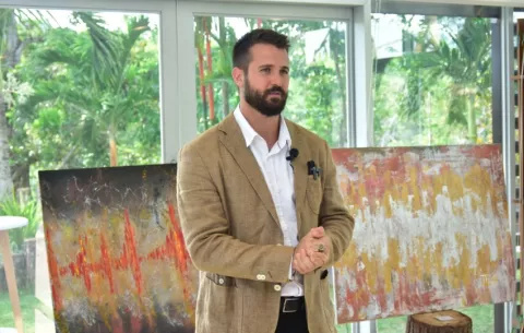 Travis Taliaferro presenta 'FRECUENCIAS' en Panamá