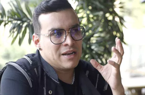 El cantante colombiano Yeison Jiménez fallece en accidente de avioneta