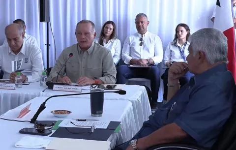 Presentan avances en la construcción de proyectos de Paso Canoas, Río Sereno y Guabito