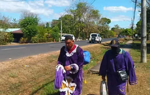 Fe y devoción marcan las novenas en honor a Jesús Nazareno de Atalaya