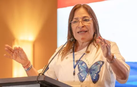 Balbina Herrera defiende legalidad del contrato de su hijo con MiBus