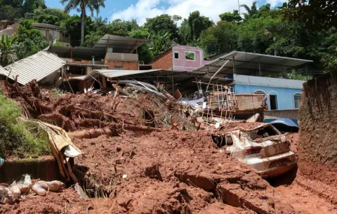 Suben a 53 las muertes por las lluvias torrenciales en el sureste de Brasil