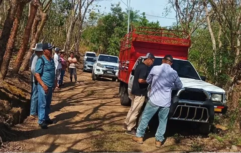 Comunidades de Ponuga afectadas por cierre de camino centenario; autoridades buscan solución