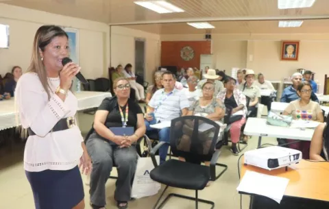 Emprendedores de Herrera se capacitan en gestión de riesgo y economía circular