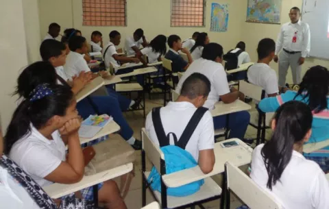 Física, biología y química concentran la mayoría de plazas docentes desiertas
