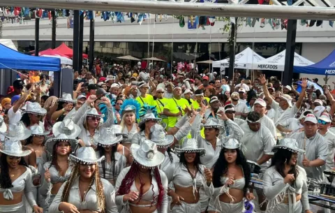 Comparsódromo de Casco Peatonal reunió a más de 5,000 personas