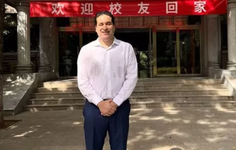 Laniado, el abogado de China, se acerca a Torrijos