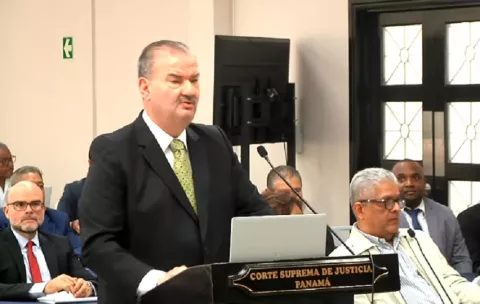Carrillo alega que desde Brasil advierten que el sistema My webDay y Drousys no se pueden usar