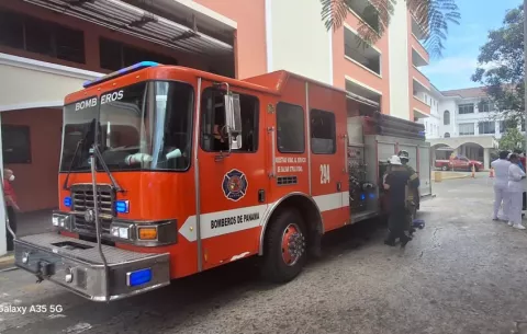 Se registra explosión en el área de calderas y máquinas del Hospital Santo Tomás