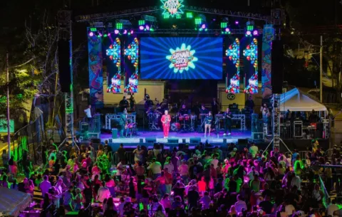 Festival Carnavalístico Volumen Caribe en la Cinta Costera pone a vibrar a sus asistentes