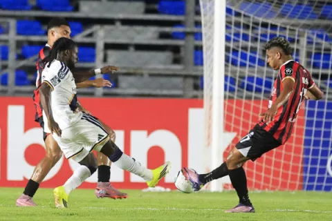 Sporting SM empata ante Galaxy, pero no le alcanza y queda eliminado de la Concachampions