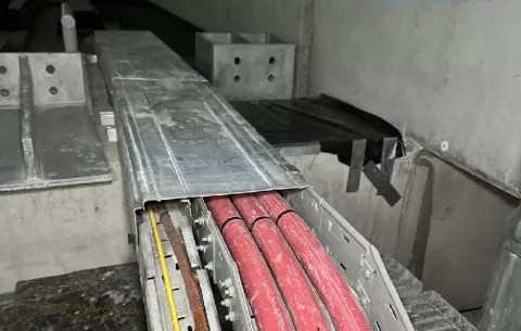 Capturan a tres hombres por hurtar los cables de una de las estaciones de la Línea 3 del Metro