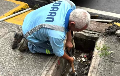 Clientes moroso con el Idaan arrojan cemento a los medidores para evitar cortes