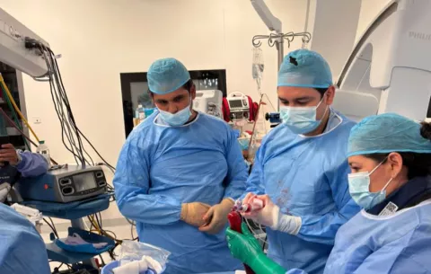  Ciudad de la Salud realiza con éxito procedimiento para remover coágulos pulmonares 