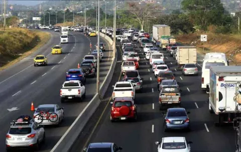 Inician los operativos de inversión de carriles por Carnavales