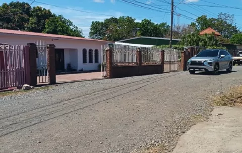 Calles internas en Las Palmeras en estado crítico: promotoras evaden responsabilidades