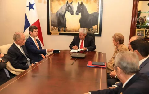 Mulino refuerza agenda de política exterior