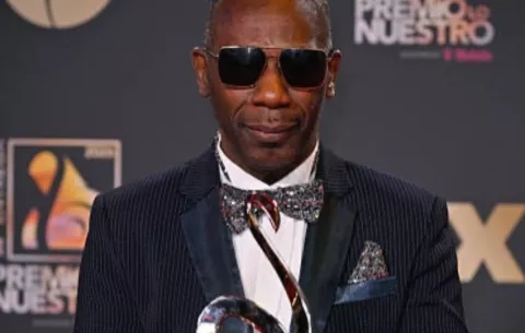 Nando Boom se emociona tras recibir el Premio Lo Nuestro