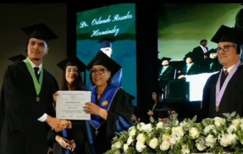 Puntaje de la Certificación Básica en Medicina subirá cada año; ministro ya tiene lista la estructuración