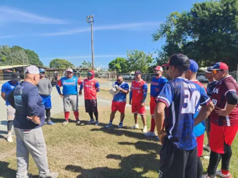 Preselección Sóftbol de Panamá se concentra en  Herrera durante los días de Carnaval