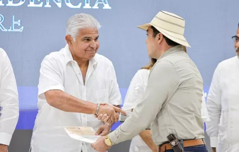 Gobierno gestiona planes de apoyo a productores coclesanos