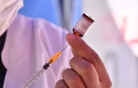 Florida alerta de brotes de sarampión en universidades ante récord del virus en EE.UU.