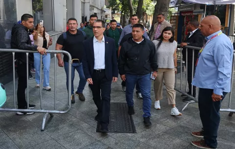 Asamblea de Venezuela debate con familiares de presos políticos proyecto de amnistía