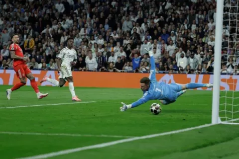 Vinícius sella el boleto de Real Madrid a octavos de final en la Champions