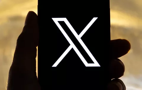 Red social X vuelve a la normalidad tras sufrir una caída en varios países
