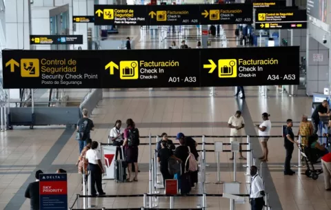 Propuesta para cobrar $10 a pasajeros en tránsito impactará de forma negativa, reiteran autoridades