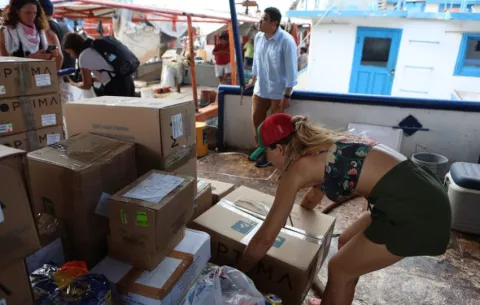 Comienza carga de convoy que saldrá desde México hacia Cuba con ayuda humanitaria