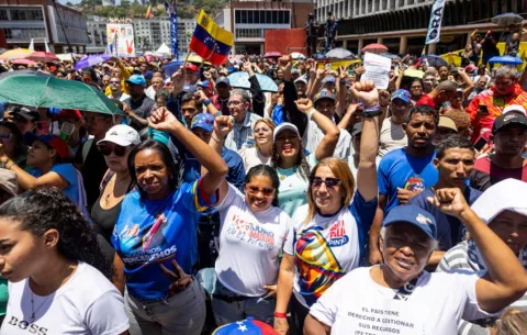 Chavismo marcha en Caracas para exigir fin de sanciones en medio de acercamiento con EE.UU.