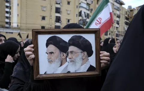 China lamenta muerte de Jameneí y dice que ataques violan la soberanía y la seguridad de Irán
