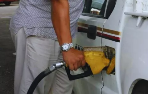 Precios del combustible aumentarán desde el 6 de marzo