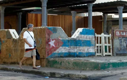 Cuba detiene a diez panameños por pintar letreros contra el Gobierno y el sistema político
