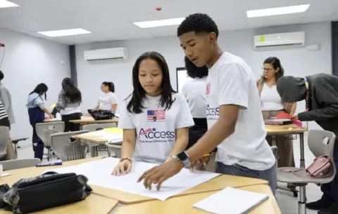 Embajada de EE.UU. en Panamá brinda oportunidades a 126 jóvenes con su programa 'English Access 2026-2027'