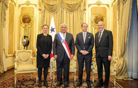 Mulino recibe cartas credenciales de nuevos embajadores en Panamá