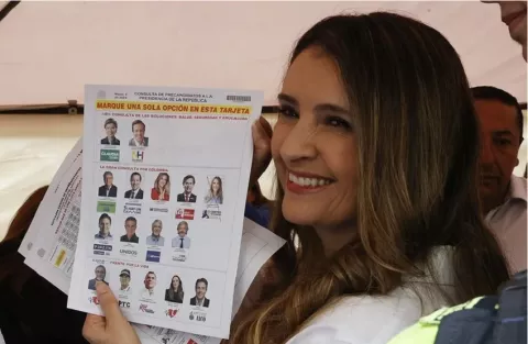 Senadora uribista, Paloma Valencia, será candidata presidencial de derecha en Colombia