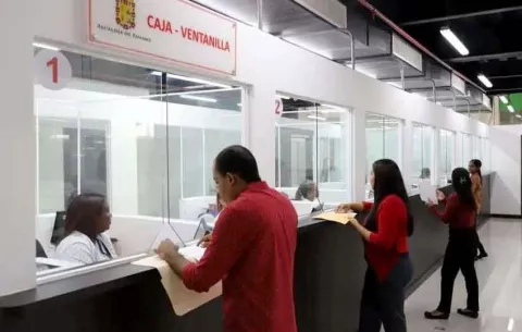 El Jueves Santo los funcionarios públicos trabajarán hasta mediodía