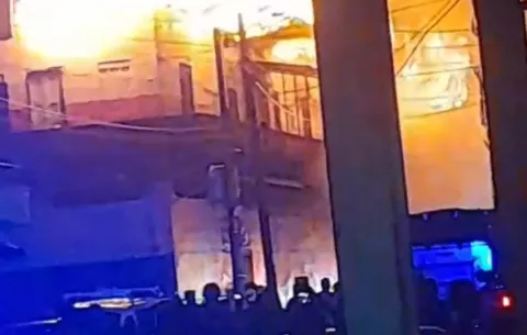 Incendio deja 15 familias damnificadas en Colón