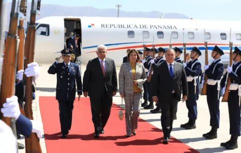 Mulino llega a Chile para asistir a la toma de posesión de José Antonio Kast
