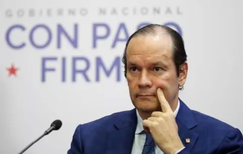 Canciller Martínez-Acha comprueba el 'trato humanitario' a diez panameños detenidos en Cuba