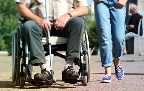 Mides abrirá convocatoria para atender a adultos con discapacidad que crecieron en albergues
