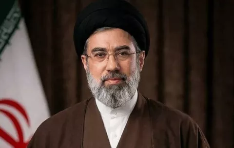 UE 'toma nota' del nuevo líder en Irán y recuerda que el régimen violó ley internacional