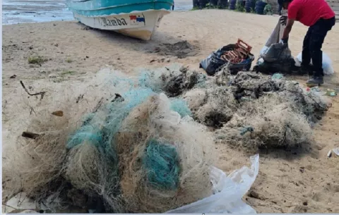 Redes abandonadas ponen en riesgo la fauna marina de Puerto Caimito